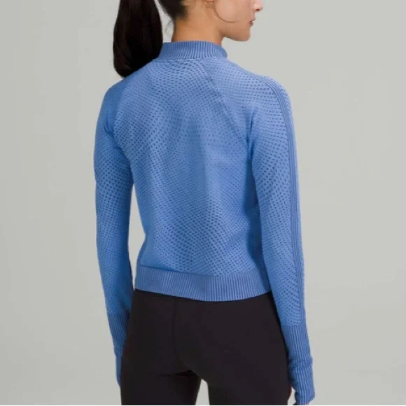 Lululemon 
REST LESS CROPPED HALF-ZIP
Grid Warp Blue Nile/Night Sea
Size 10 - Picture 3 of 6
